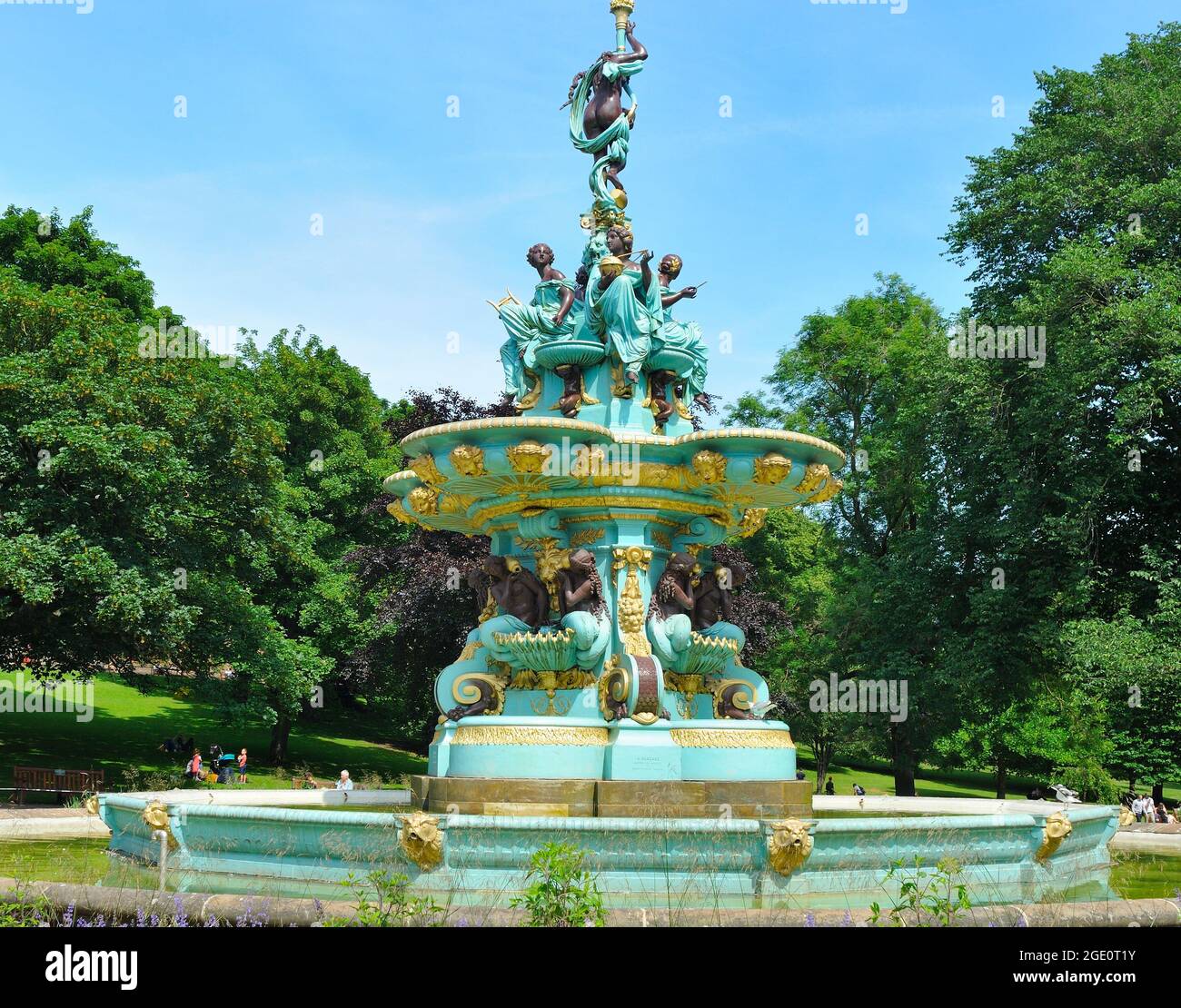 Una vista ravvicinata della Ross Fountain in Princes Street Gardens, Edimburgo, Scozia Foto Stock