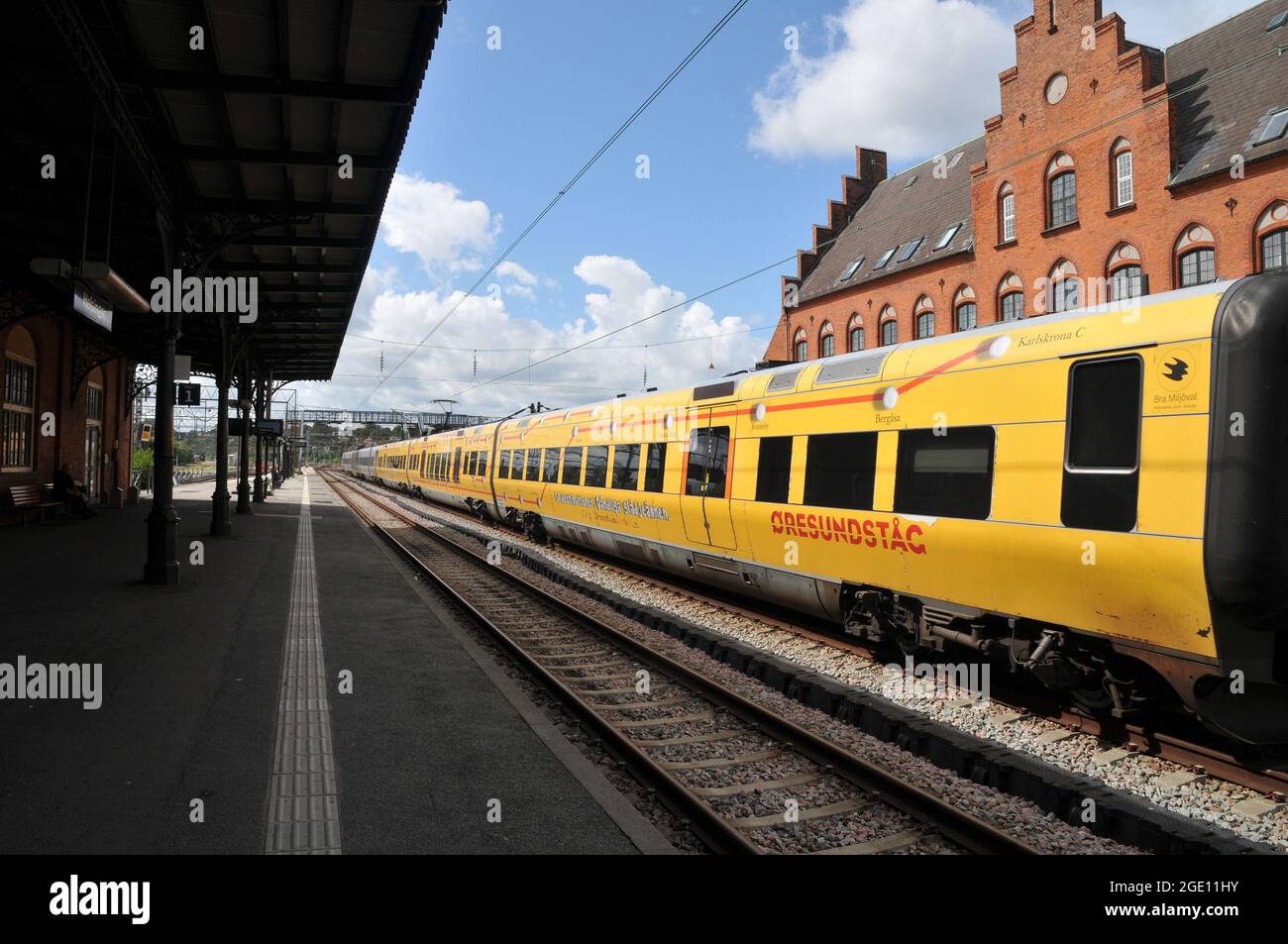 Helingor/North Sjaelland/Danimarca., 15 agosto 2021 / Stazione ferroviaria centrale di Helingor dalla sua nave rotta per la Svezia e treni rotta per la Svezia e passare Foto Stock