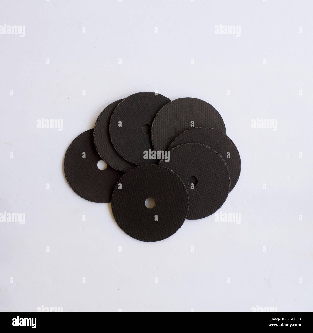 Una vista ad angolo elevato delle ruote abrasive da taglio Foto Stock Una vista ad angolo elevato delle ruote abrasive da taglio Foto Stock