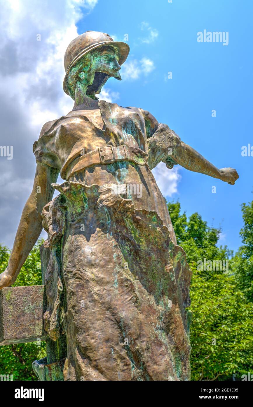 La scultura le Monument Aux Morts nella sfilata Stettinius al National D-Day Memorial a Bedford, Virginia. Foto Stock