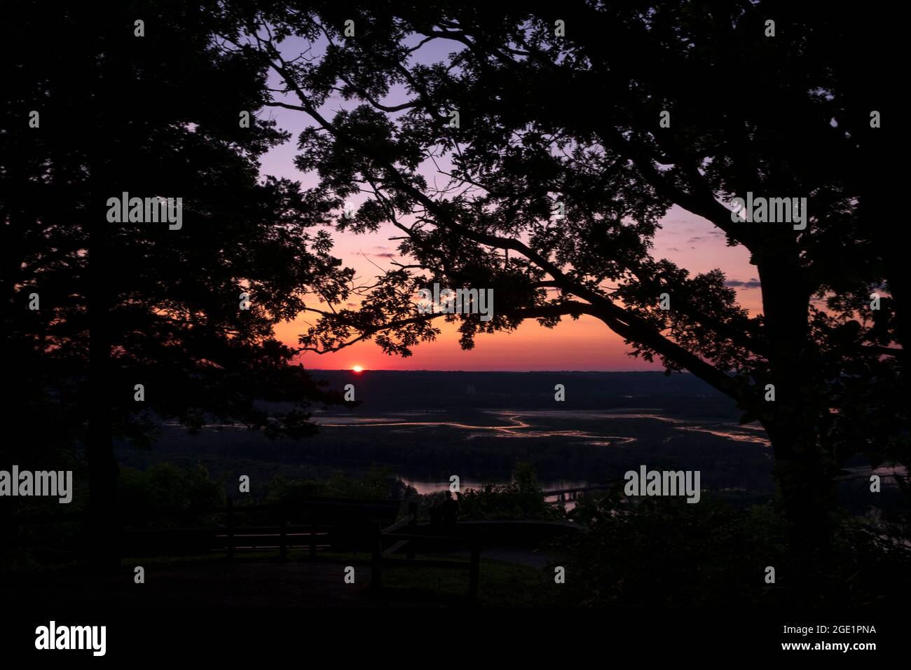 Tramonto lungo i fiumi Wisconsin e Mississippi, Wyalusing state Park, Wisconsin, USA Foto Stock