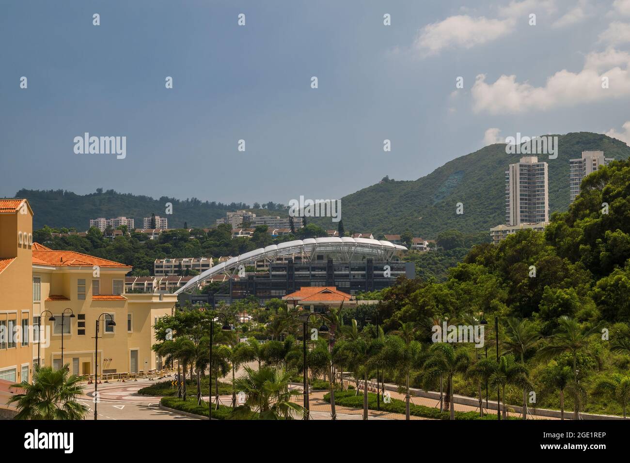 Il tetto caratteristico del Discovery College, Discovery Bay, Lantau Island, Hong Kong (2011) Foto Stock