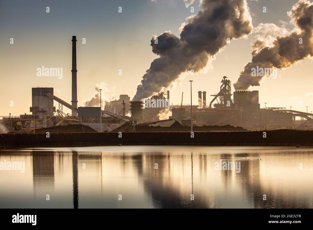 Paesi Bassi, IJmuiden, società siderurgica TATA. Altiforni. Foto Stock