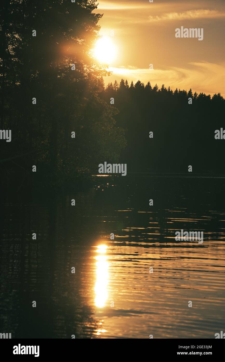 Tramonto in Svezia Småland. Questa atmosfera luminosa è unica. Una bella vacanza Foto Stock