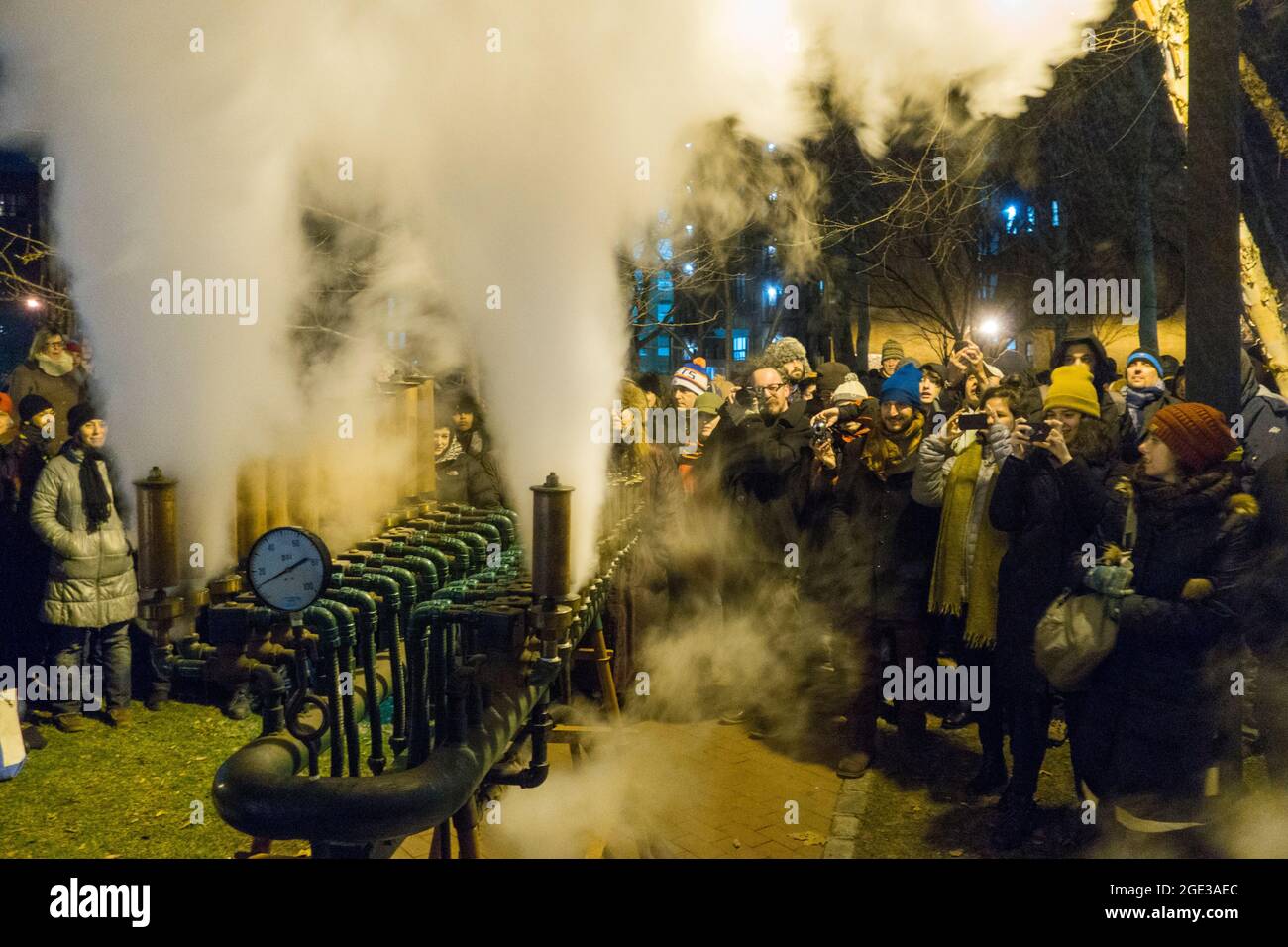 Festa di Capodanno con motore a vapore all'esterno del Pratt Institute Brooklyn New York Foto Stock