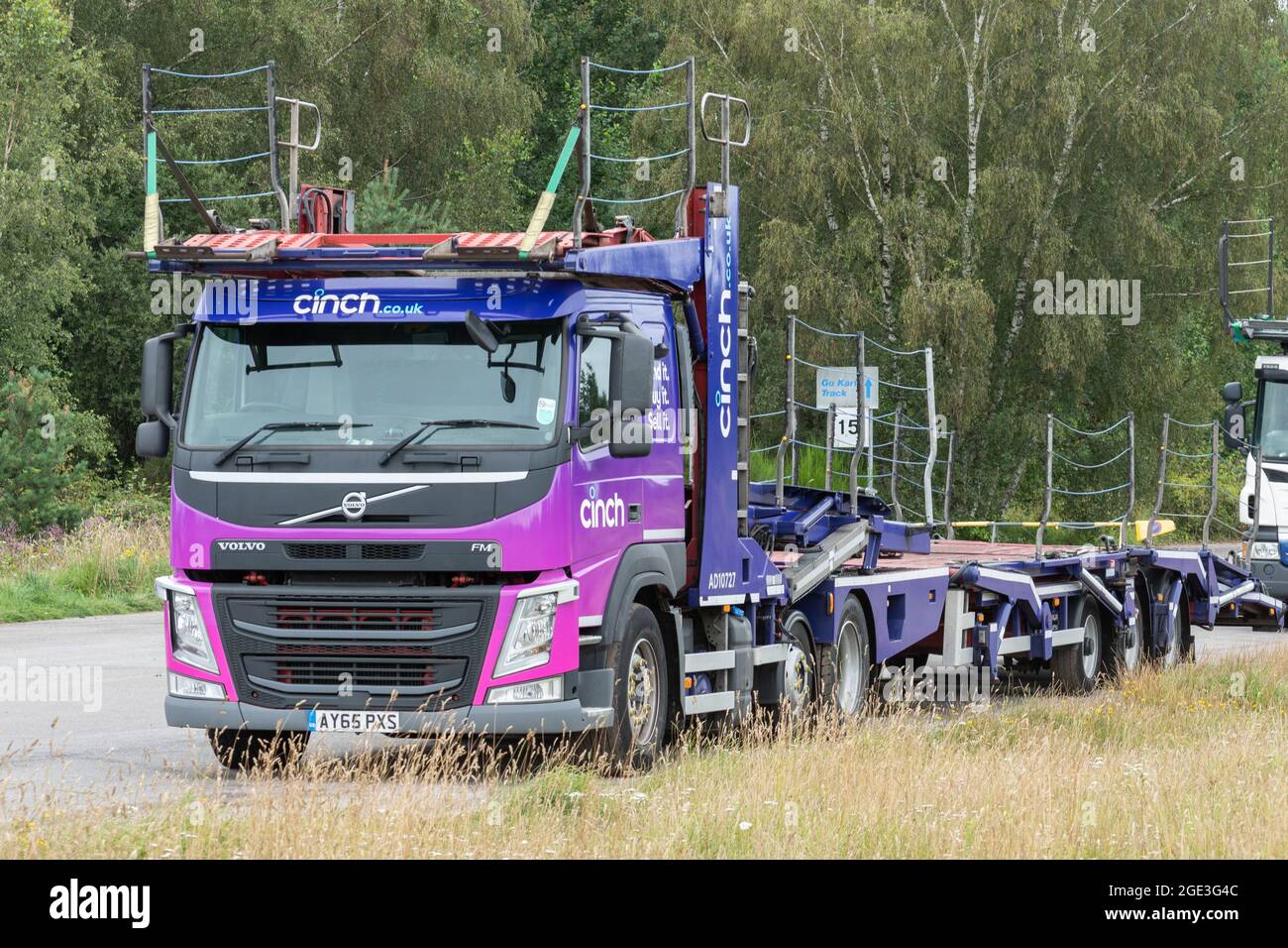 Cinch automobili camion camion veicolo di trasporto. Vendita online di auto usate. Foto Stock
