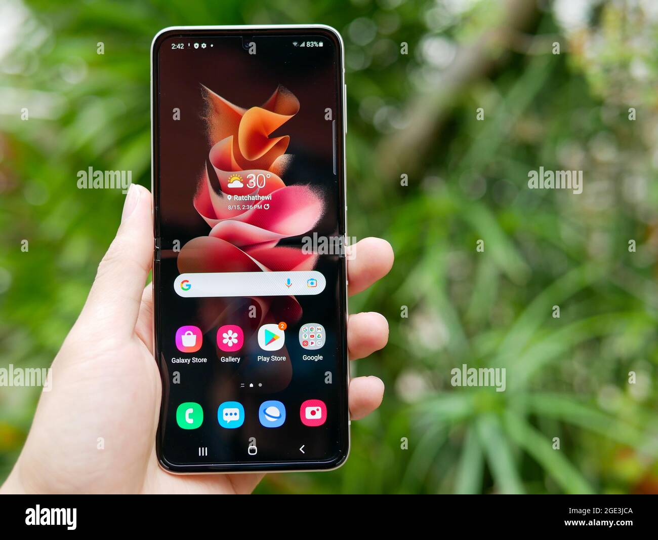 Bangkok, Thailandia - 11 agosto 2021: Samsung lancia ufficialmente l'ultimo smartphone pieghevole, il Samsung Galaxy Flip 3. Foto Stock