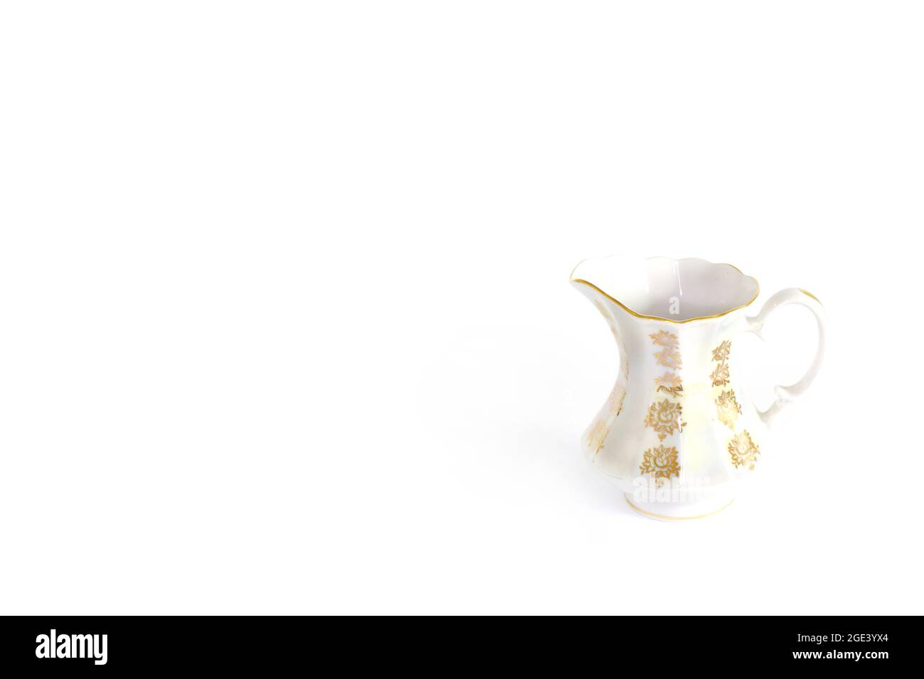 Stoviglie su sfondo bianco Foto Stock