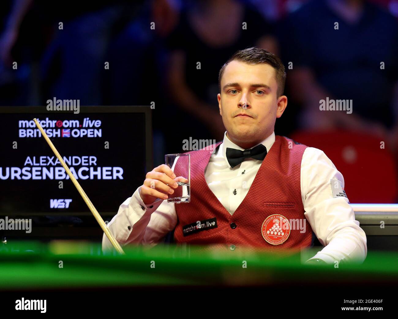 Leicester, Regno Unito. 16 agosto 2021; Morningside Arena, Leicester, Inghilterra; British Open Snooker Championship; Alexander Ursenbacher nella sua partita con John Higgins Credit: Action Plus Sports Images/Alamy Live News Foto Stock