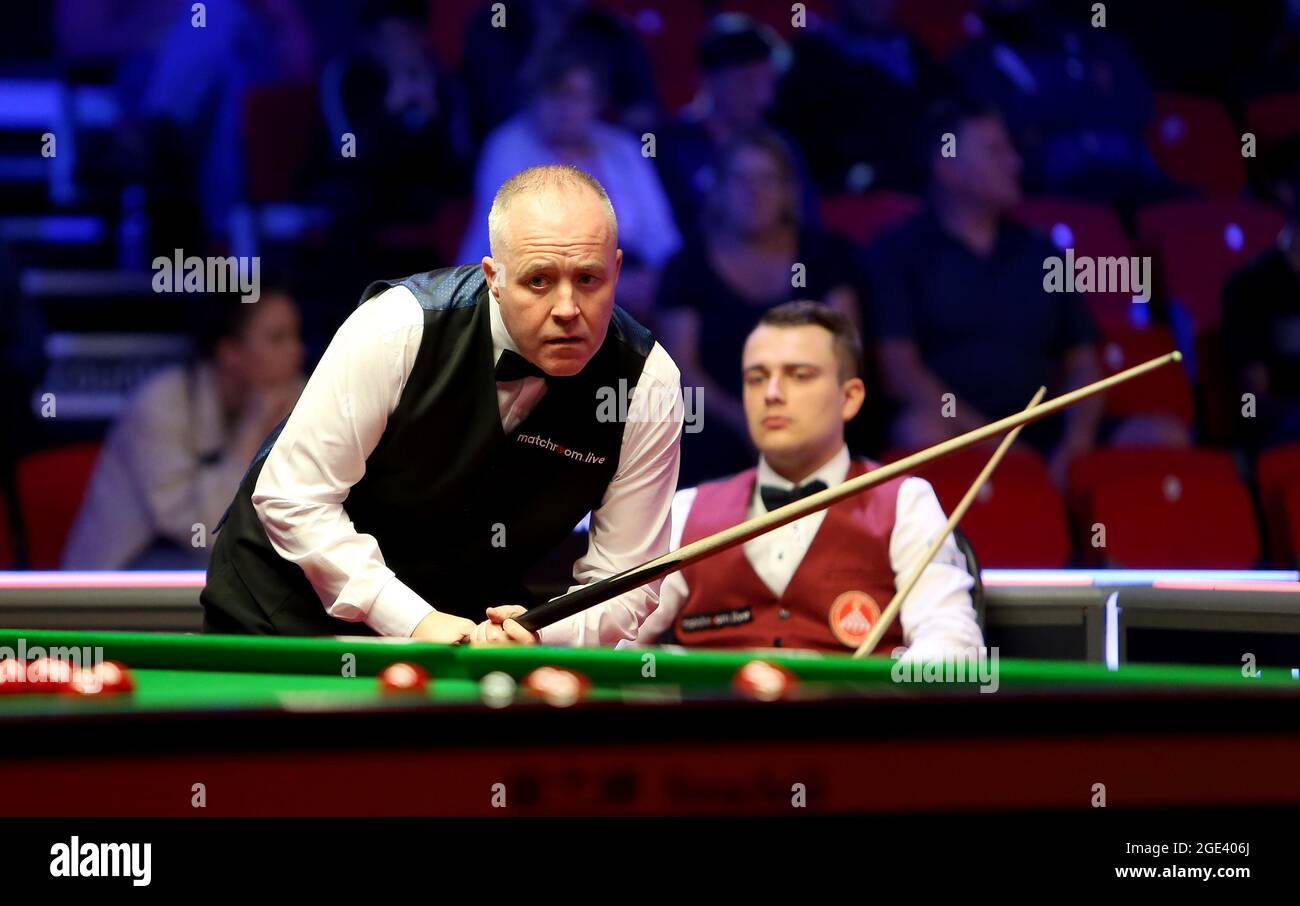 Leicester, Regno Unito. 16 agosto 2021; Morningside Arena, Leicester, Inghilterra; British Open Snooker Championship; John Higgins nella sua partita con Alexander Ursenbacher Credit: Action Plus Sports Images/Alamy Live News Foto Stock
