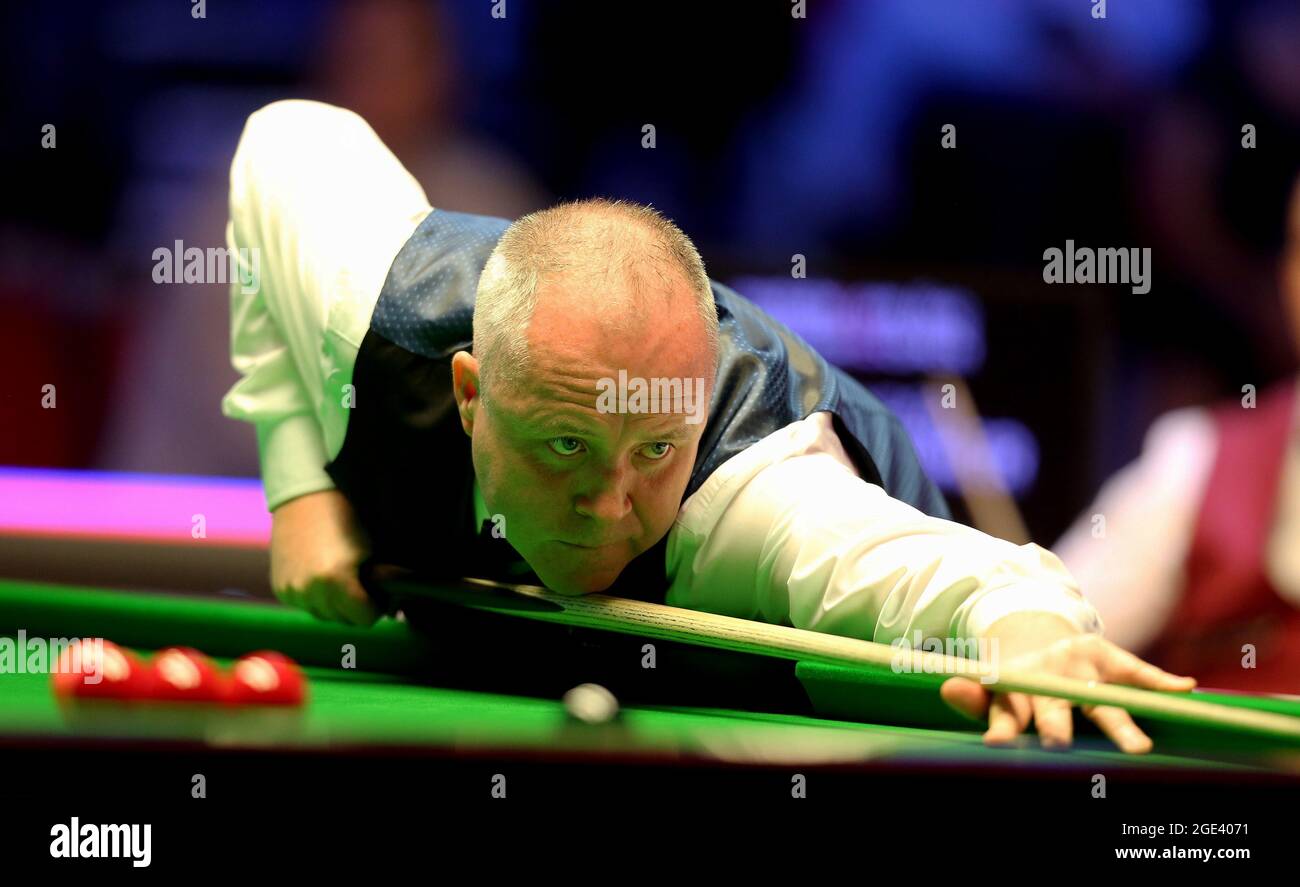Leicester, Regno Unito. 16 agosto 2021; Morningside Arena, Leicester, Inghilterra; British Open Snooker Championship; John Higgins in azione dalla sua partita con Alexander Ursenbacher Credit: Action Plus Sports Images/Alamy Live News Foto Stock