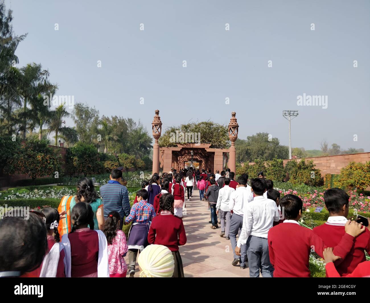 DELHI, INDIA - 18 FEBBRAIO 2018: Entrata del giardino Mughal 002 Foto Stock
