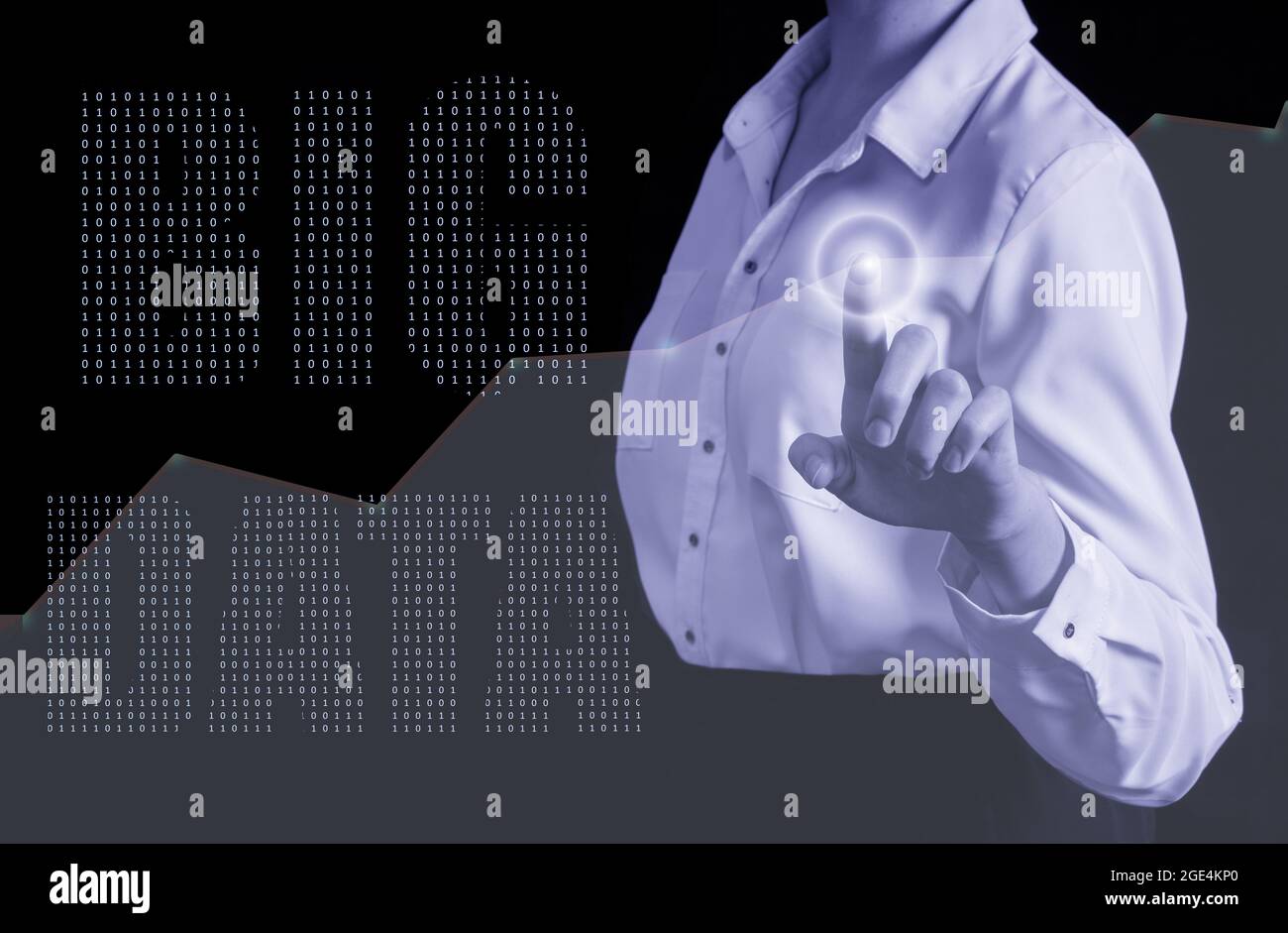 Mano di uomo d'affari che punta all'infografica. Analisi dei big data e concetto di business intelligence. Tecnologia, innovazione e concetto di big data Foto Stock