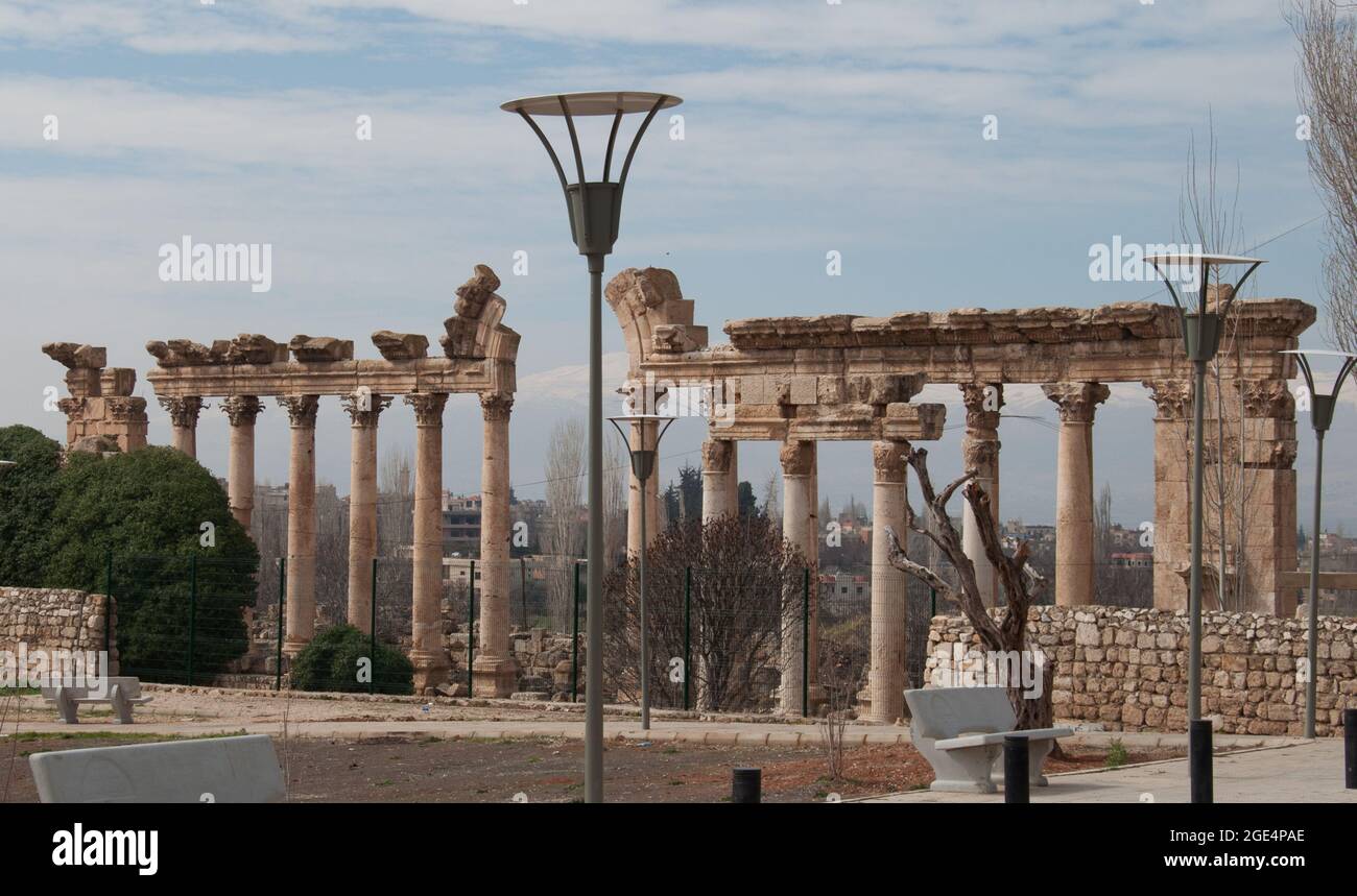 Colonne rimanenti, Tempio di Giove, Eliopoli, resti romani, Baalbek, Libano, Medio Oriente Foto Stock