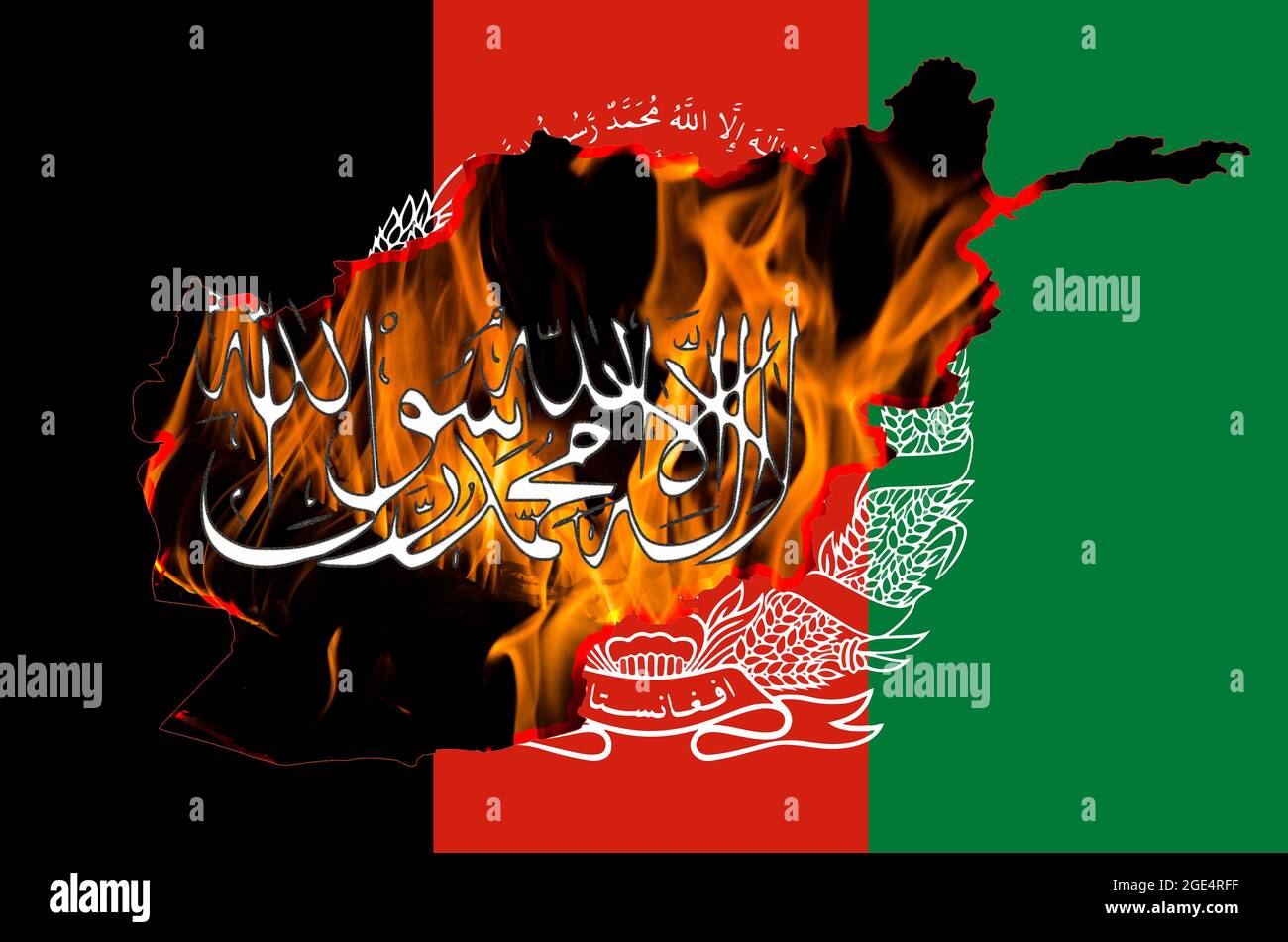 Bandiera dell'Afghanistan, insegne dei talebani e mappa del paese con sfondo fuoco acceso. Concetto di problema dell'Afghanistan. Foto Stock