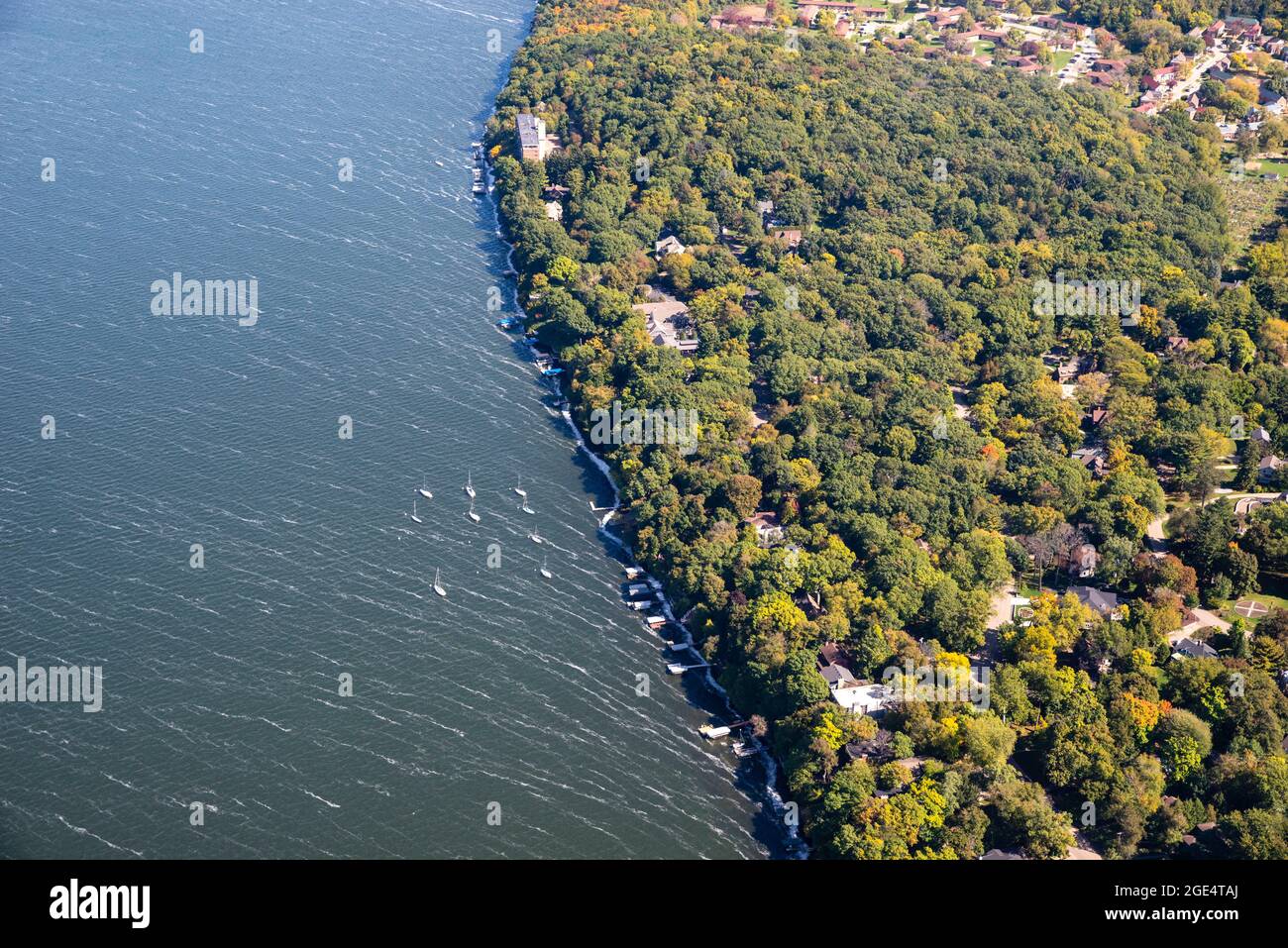 Immagine di un volo sul lago Mendota e Shorewood Hills, Wisconsin. Foto Stock