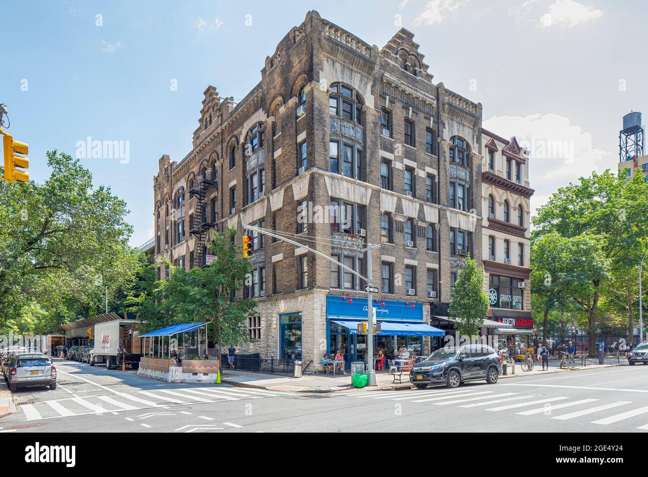 170 West 78th Street, nota anche come Orchid, è stata costruita nel 1890 e progettata da Higgs & Rooke in stile fiammingo/romanico revival. Foto Stock