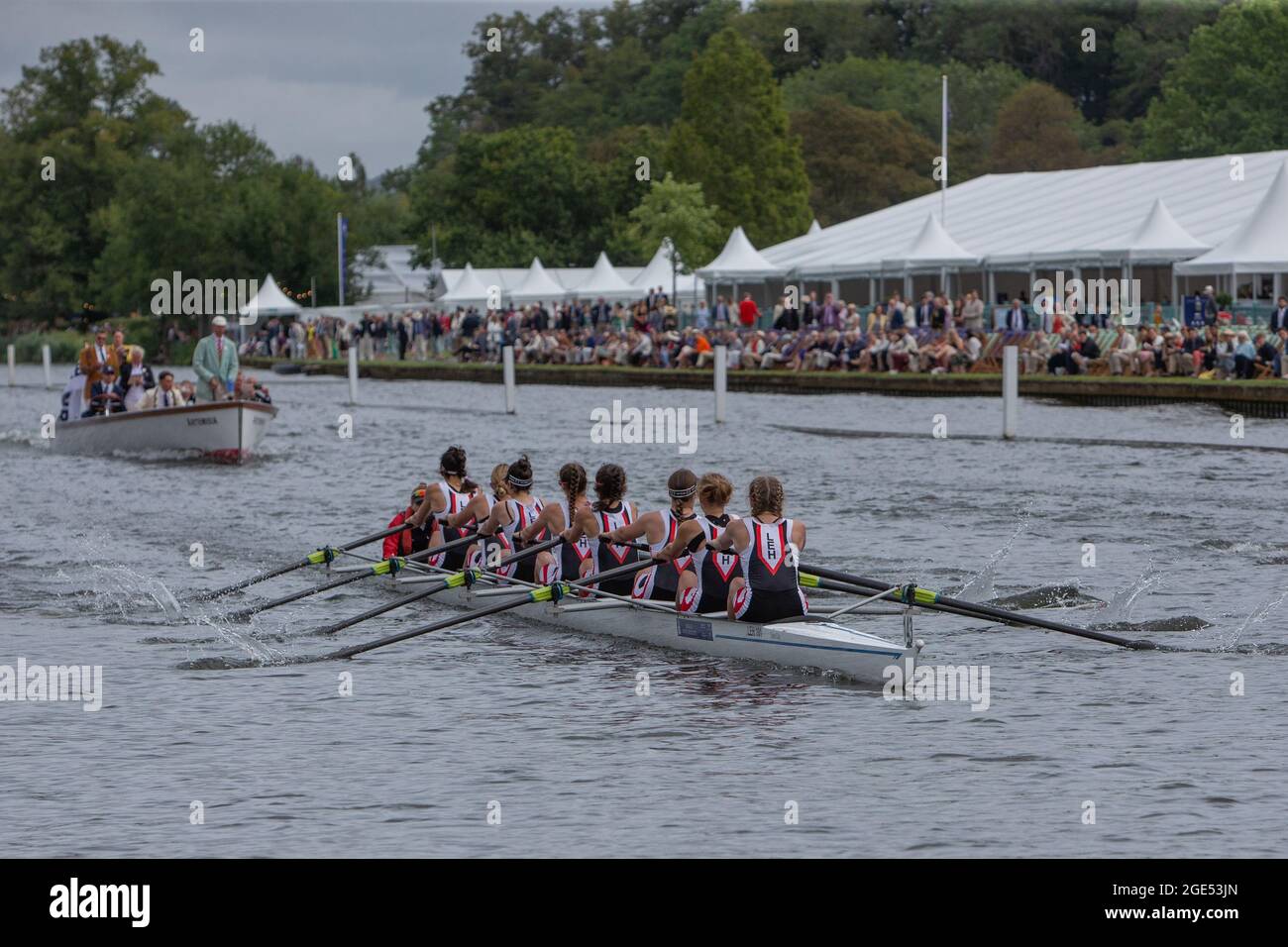 Henley-upon-Thames, Oxfordshire, Regno Unito. Henley Royal Regatta, Covid ha adattato le gare con le manche tradizionali che hanno portato alla grande finale domenicale di agosto Foto Stock