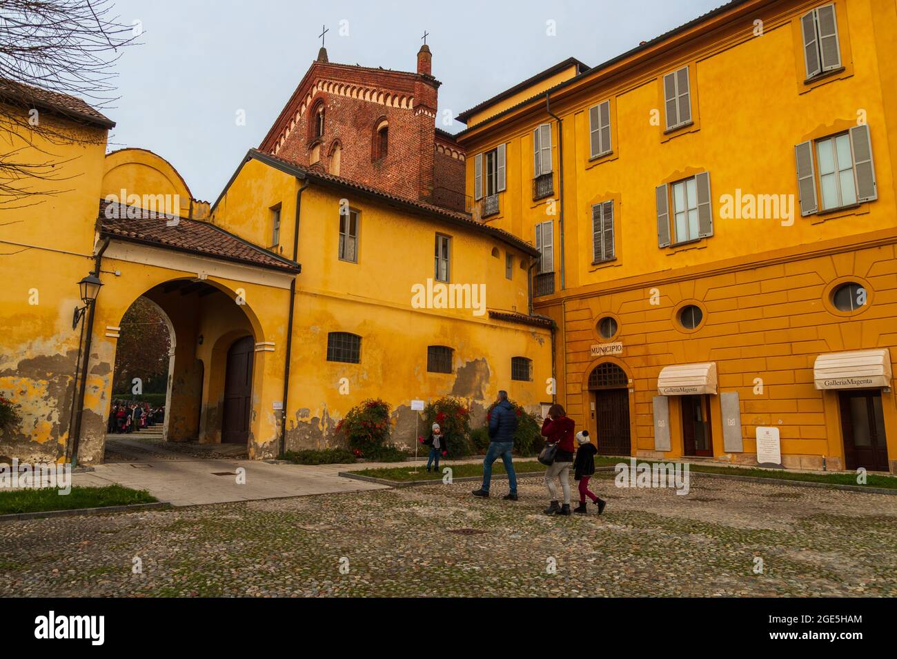 Dettagli dell'Abbazia di Morimondo: Un magnifico esempio di architettura cistercense a pochi chilometri da Milano Foto Stock