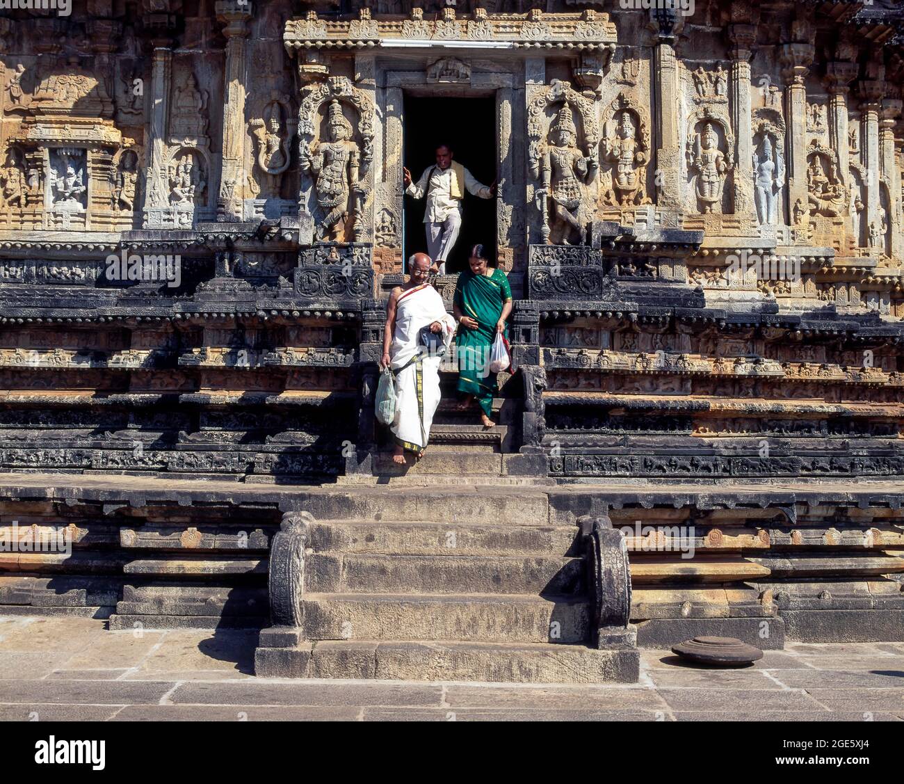 Entrata frontale a gradini del Tempio di Vidyasankara a Stringeri, Stato di Karnataka, India Foto Stock