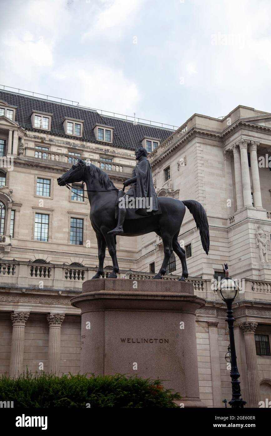Statua del Duca di Wellington fuori della Bank of England, Londra, Regno Unito Foto Stock