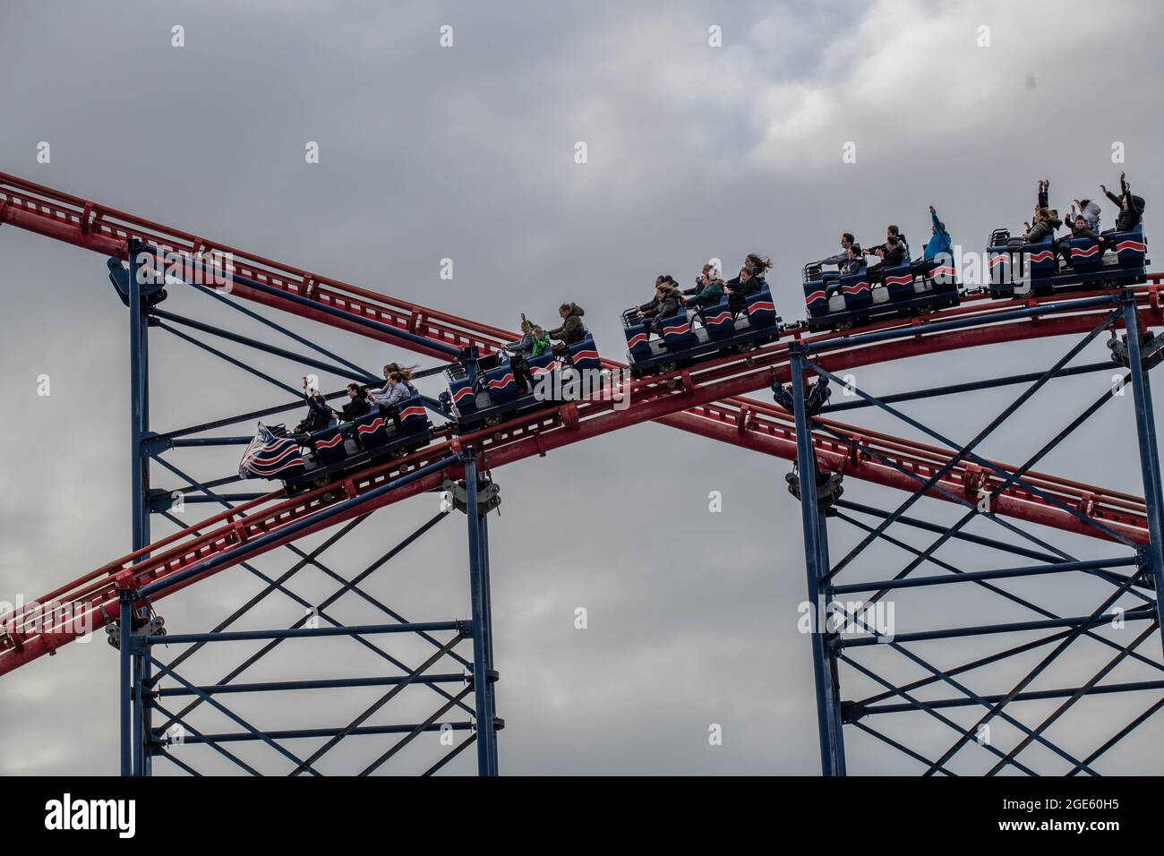 Blackpool Pleasure Beach Pepsi Max Big One, Icon Construction , Revolution , Ripley e Pasaje del Terror Foto Stock