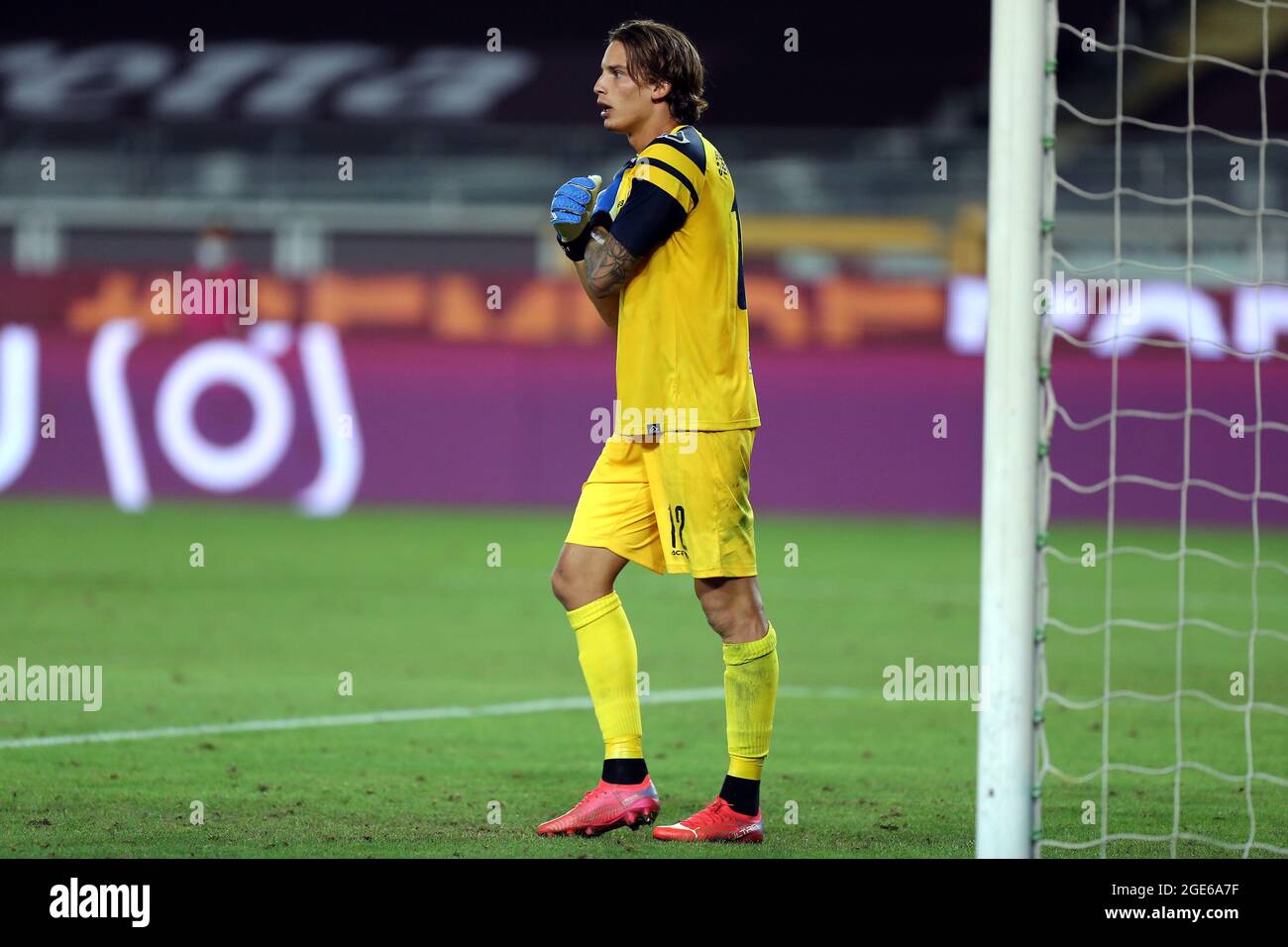 Torino, Italia. 15 agosto 2021. Marco Carnesecchi di noi Cremonese guarda durante la partita di Coppa Italia tra noi e il Torino FC allo Stadio Olimpico Grande Torino Foto Stock