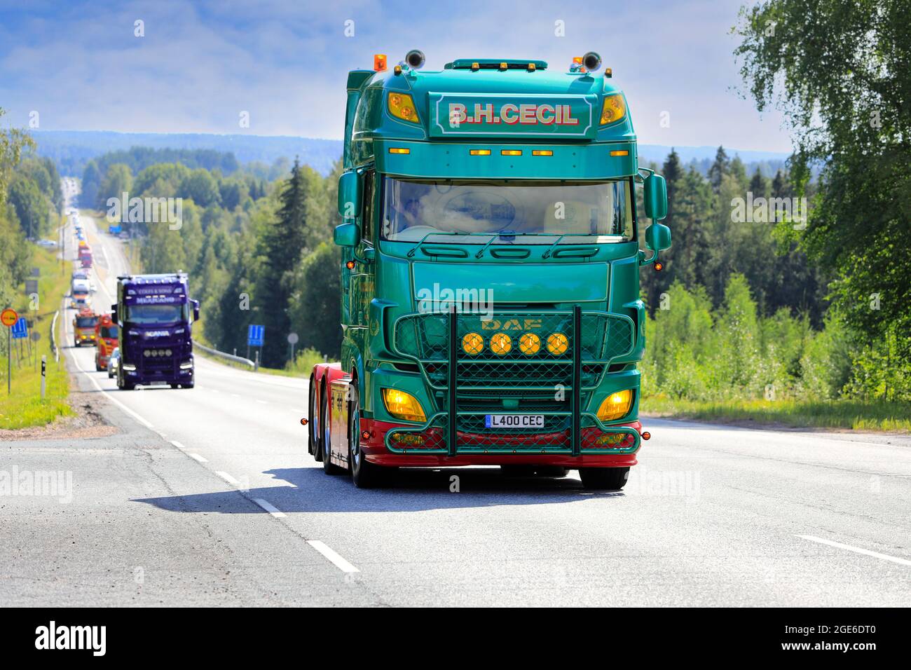 DAF XF personalizzato di B H Cecil, Regno Unito, in convoglio al Power Truck Show 2021. Vincitore della categoria International semi Trucks. Ikaalinen, Finlandia. 12 agosto 2021 Foto Stock