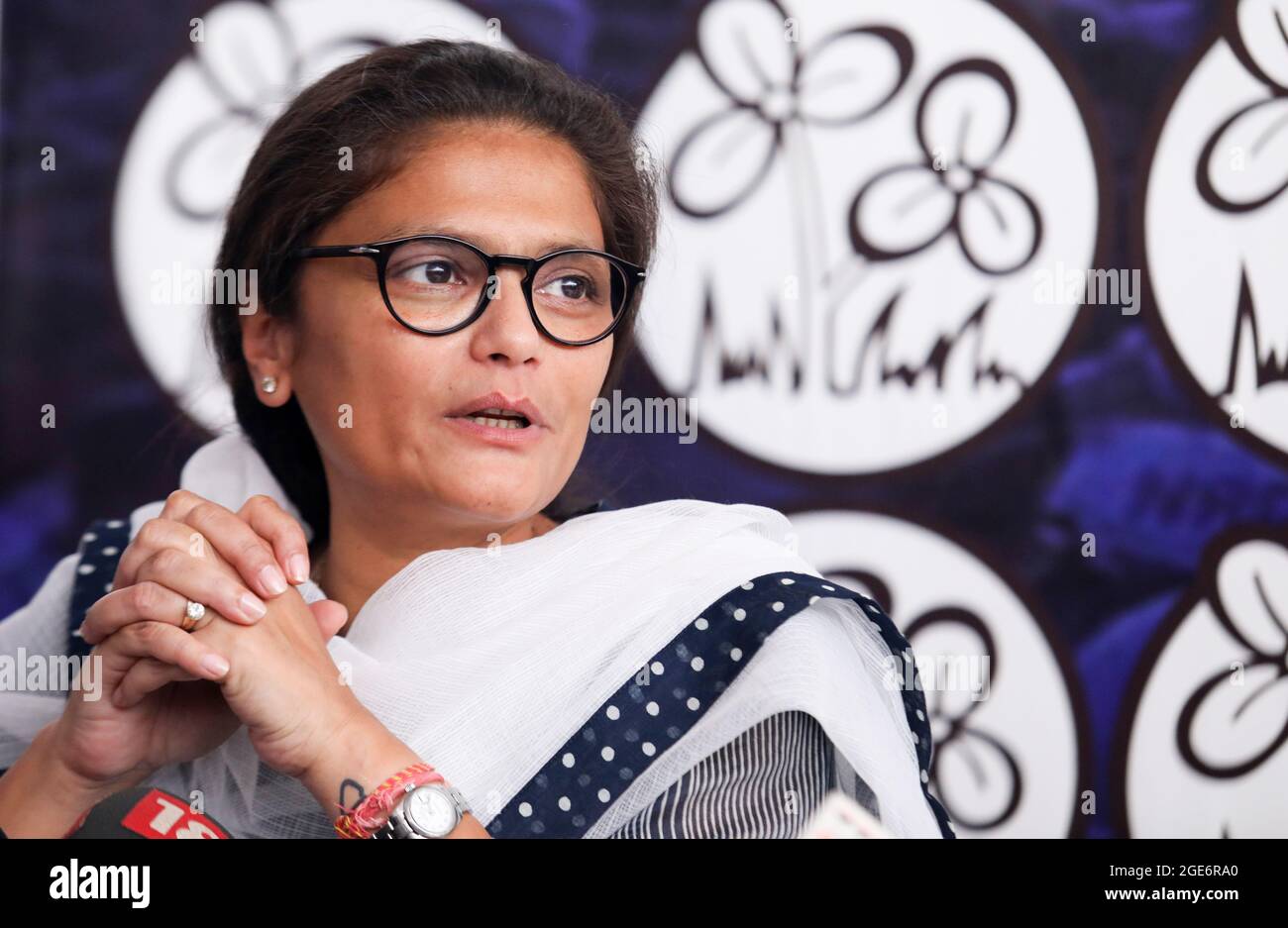 Nuova Delhi, India. 17 agosto 2021. Politico indiano ed ex leader del Congresso, Sushmita Dev ha recentemente aderito a tutte le risposte del Congresso indiano Trinamool (AITC) ai media durante una conferenza stampa presso l'ufficio del partito. Sushmita Dev ha detto che la sua relazione con il Congresso Nazionale Indiano è stato per 30 anni anche aggiungere che lei estremamente ispirato dalla visione e lo sviluppo del Bengala Occidentale Capo Ministro Mamata Banerjee sul Bengala. (Foto di Naveen Sharma/SOPA Images/Sipa USA) Credit: Sipa USA/Alamy Live News Foto Stock