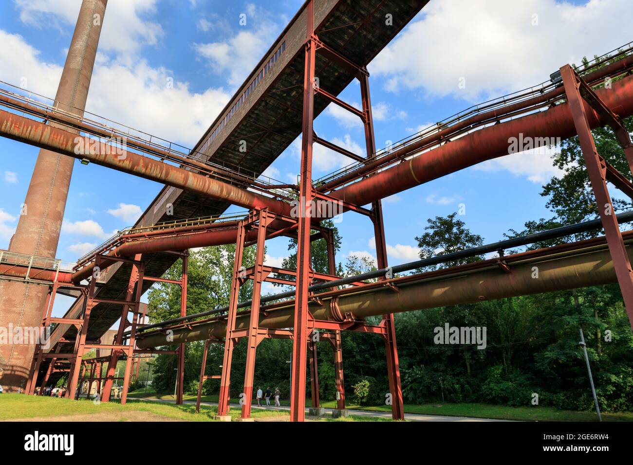 Strutture esterne dell'impianto di coking, Zeche Zollverein Coal Mine Industrial Complex, sito patrimonio dell'umanità dell'UNESCO, area della Ruhr, Essen, Germania Foto Stock