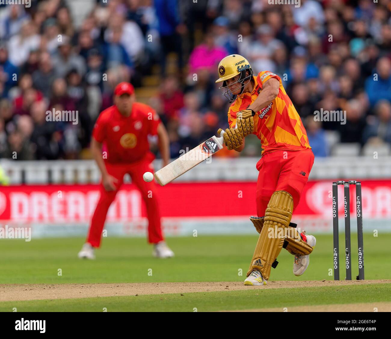 Will Smeed di Birmingham Phoenix battendo contro il fuoco gallese nel centinaio Foto Stock