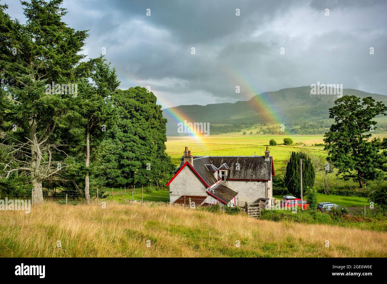 Arcobaleni a Cluny Mains, Kingussie, Scottish Highlands, Scozia, Regno Unito. Foto Stock
