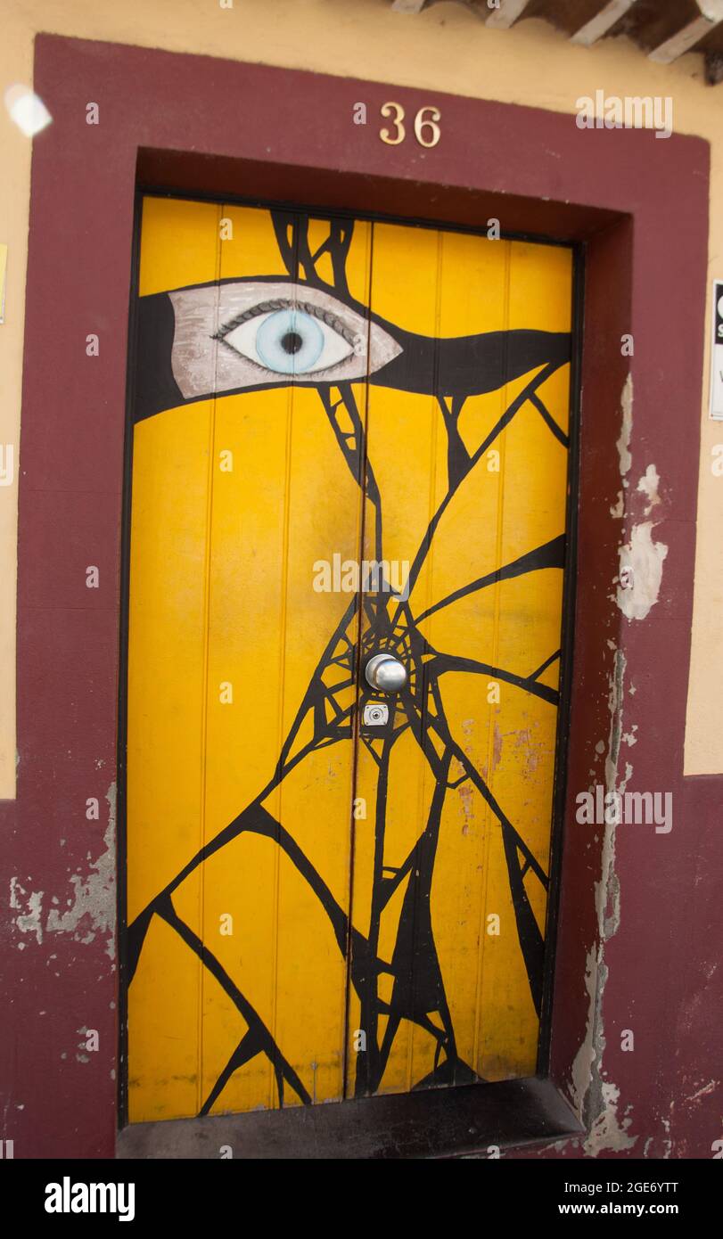 Porta dipinta, Rua Santa Maria, Città Vecchia, Funchal, Madeira, Portogallo, Europa Foto Stock