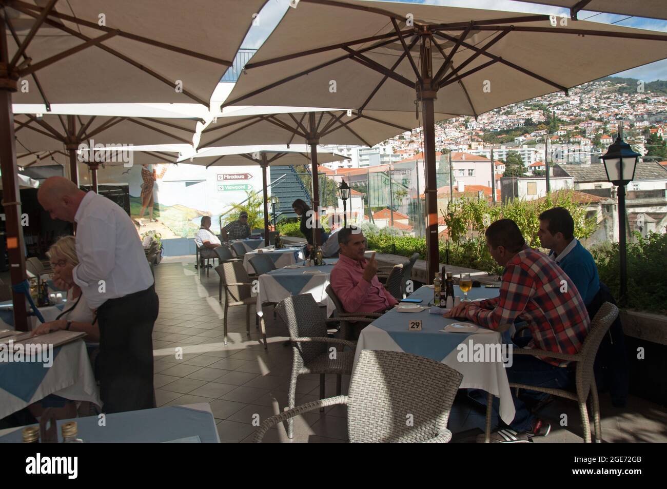 Ristorante con terrazza, centro storico, Funchal, Madeira, Portogallo, Europa Foto Stock