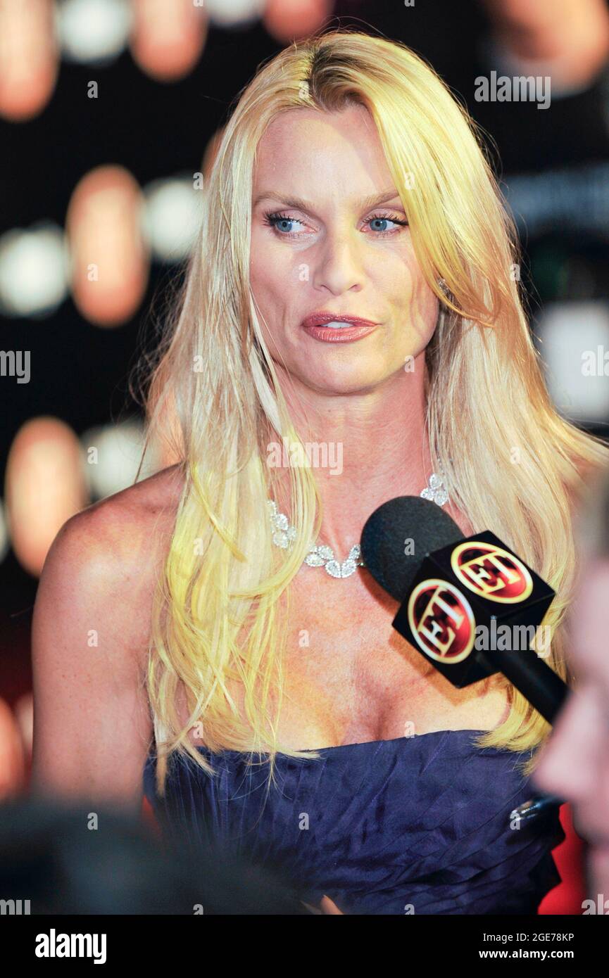 L'attrice Nicollette Sheridan partecipa agli arrivi per l'intrattenimento Tonight e PEOPLE Emmy After Party alla Walt Disney Concert Hall il 21 settembre 2008 a Los Angeles, California. Foto Stock