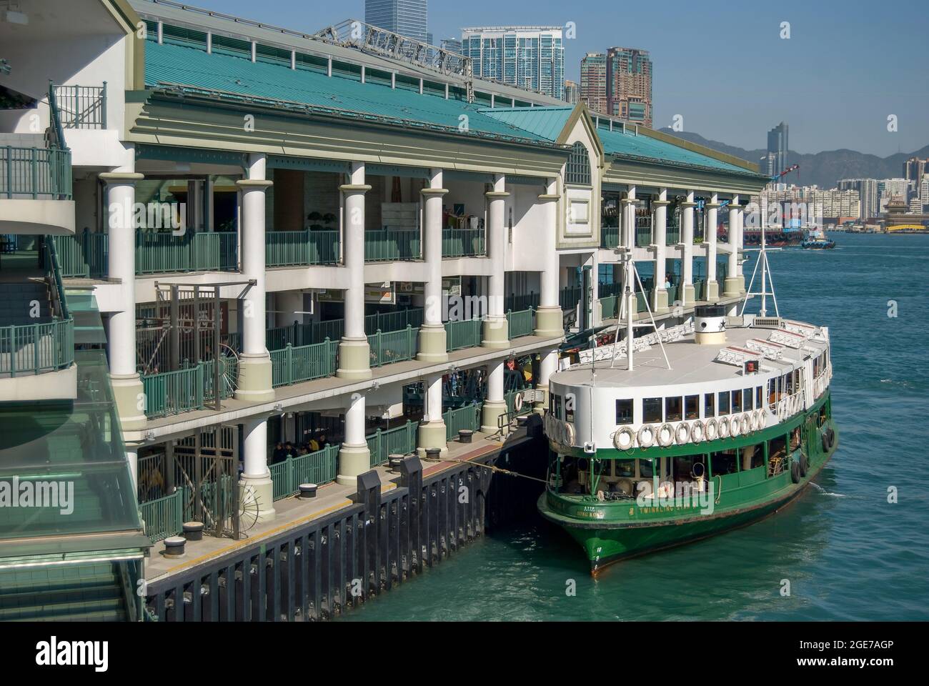 Il Traghetto Star ormeggio al terminal, Central Pier, Sheung Wan, Victoria Harbour, Isola di Hong Kong, Hong Kong, Cina Foto Stock