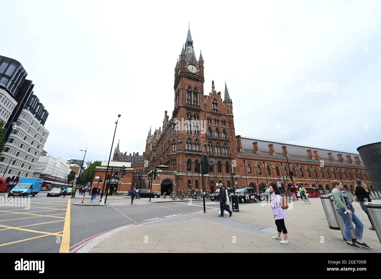 Il frontage della stazione di St Pancras nella città di Londra. Foto Stock