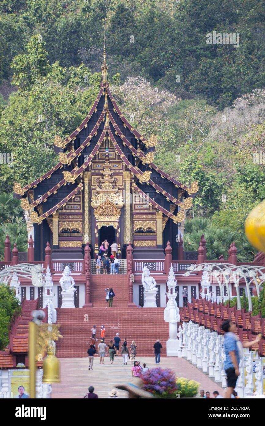 CHIANG mai, THAILANDIA - 30 Dic 2020: Il famoso tempio ho Kham Luang in Royal Flora Ratchaphruek a Chiang mai, Thailandia Foto Stock