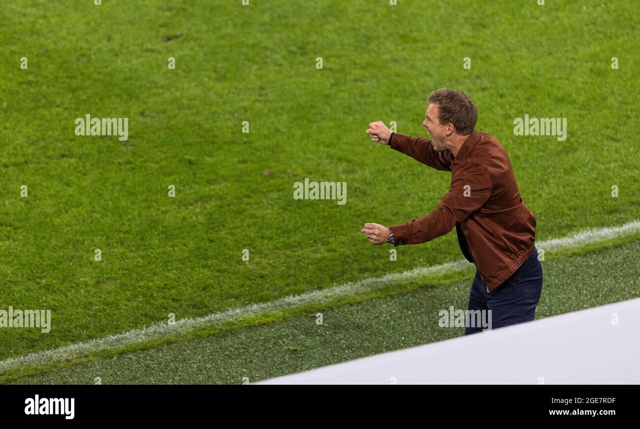 Torjubel: Trainer Julian Nagelsmann (Muenchen) Borussia Dortmund - Bayern München 17.08.2021, Fussball, 1. Bundesliga, Saison 2021/22 Foto: Moritz Müller Copyright (nur für journalistische Zwecke) di : Moritz Müller, Wilhelm-Raabe-Str.18, 40470 Düsseldorf. Tel 0211-13954918. MB.: 0176-81034275; Honorar zzgl. 7%UmSt. + Belegexemplar; Commerzbank, Konto: 3813045, BLZ: 30040000; IBAN: DE49 3004 0000 0381 3045 00; Finanzamt Düsseldorf-Nord, Steuernummer: 105/5193/1677 Foto Stock