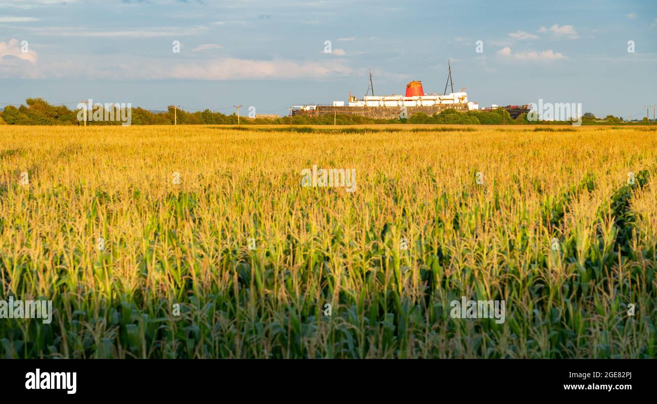 Duca di Lancaster abbandonò la nave, Mostyn, fiume Dee, Galles del Nord. Immagine ripresa nell'agosto 2021. Foto Stock