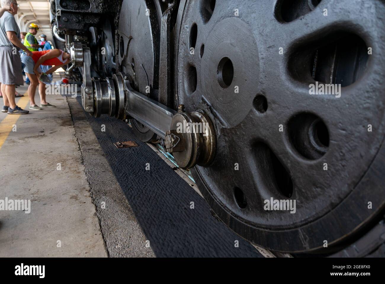 Houston, Stati Uniti. 17 agosto 2021. Union Pacific No. 4014, Big Boy si ferma a Houston, Texas, martedì 17 agosto 2021. Big Boy è il motore a vapore più grande al mondo; costruito nel 1941, è alto 17 piedi e lungo 133 piedi, con 14 ruote. La locomotiva è stata recentemente restaurata ed è attualmente in tournée negli Stati Uniti. (Foto di Jennifer Lake/SIPA USA) Credit: Sipa USA/Alamy Live News Foto Stock