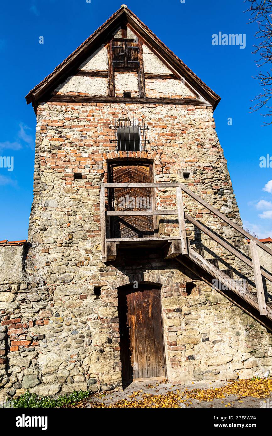 La vecchia torre muraria della città termale di Bad Saulgau, Germania Foto Stock