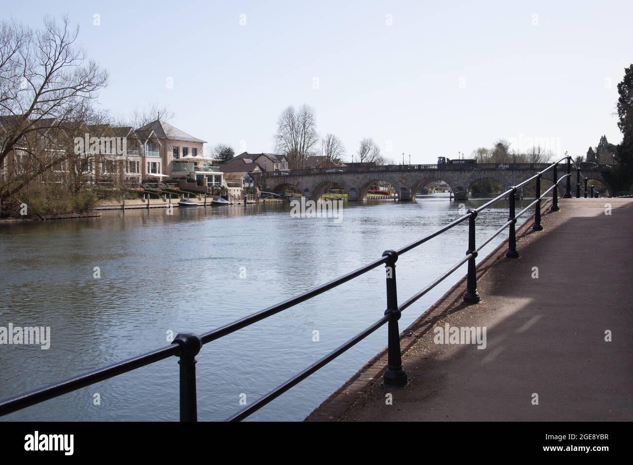 Vista lungo il Tamigi a Maidenhead nel Regno Unito Foto Stock