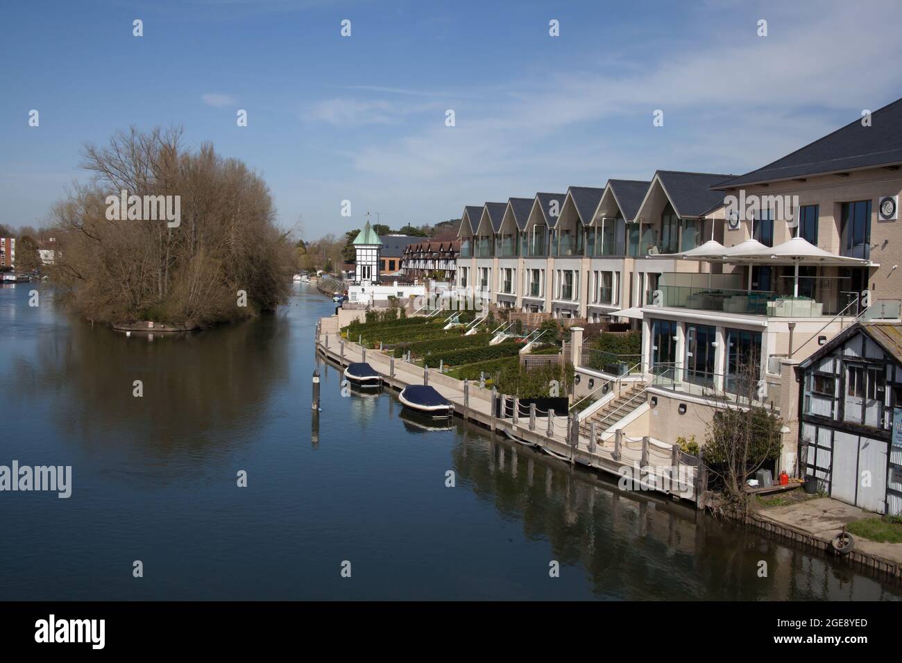 Vista sul Tamigi a Maidenhead, nel Berkshire, nel Regno Unito Foto Stock