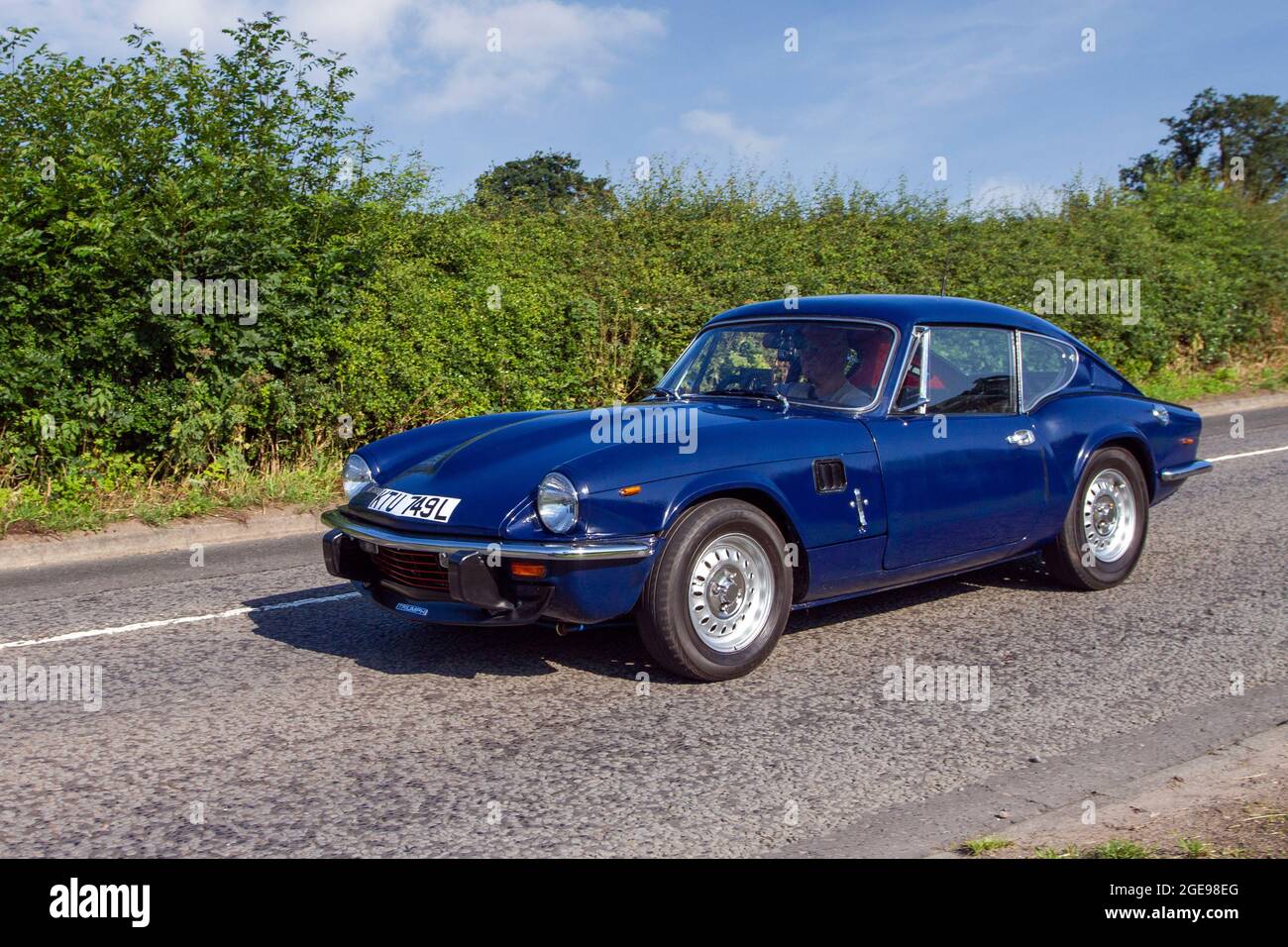 1972 70s Blue Triumph GT6 2dr coupé in rotta per Capesthorne Hall classica mostra di luglio, Cheshire, UKRIUMPH GT6 Foto Stock
