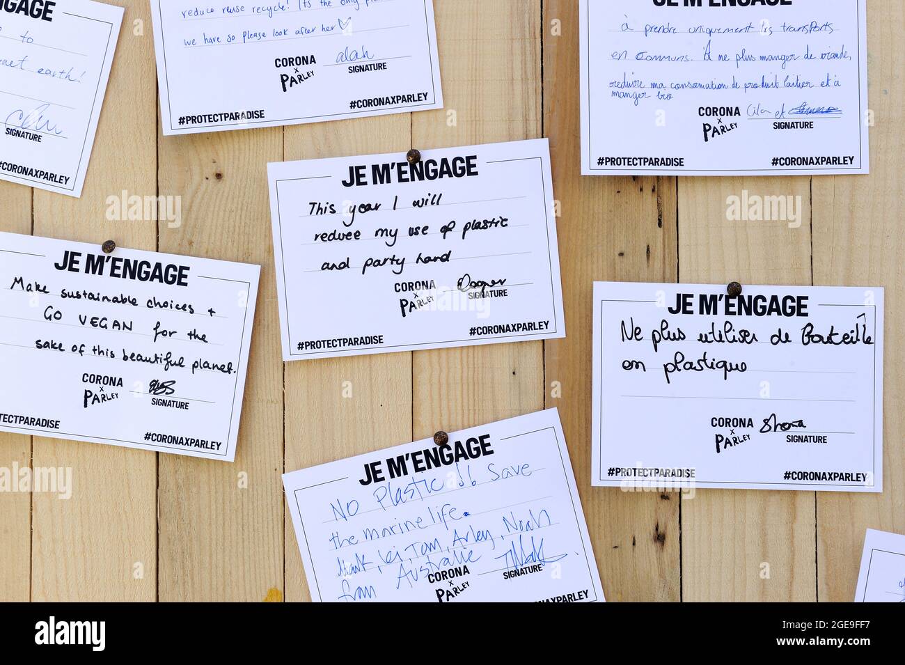 FRANCIA, PARIGI (75) 4 ° ARRONDISSEMENT, PIAZZA IGOR-STRAVINSKY, AZIONE DI IMPEGNO PER UNA VITA PIÙ ECOLOGICA E RISPETTOSA DELLA NATURA Foto Stock