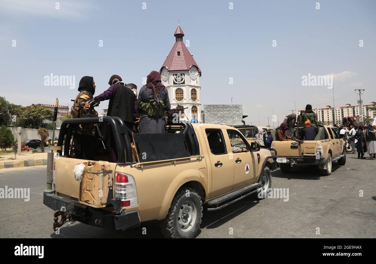 Pechino, Afghanistan. 17 agosto 2021. I combattenti talebani sono visti a Kabul, capitale dell'Afghanistan, 17 agosto 2021. Credit: Sr/Xinhua/Alamy Live News Foto Stock