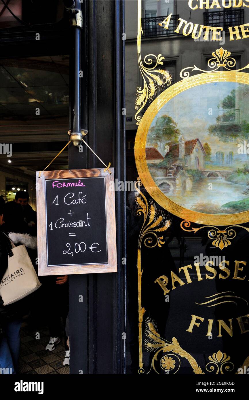 FRANCIA, PARIGI (75) 7 ° ARRONDISSEMENT, LE MOULIN DE LA VIERGE PANIFICIO SITUATO SAINT DOMINIQUE STREET Foto Stock
