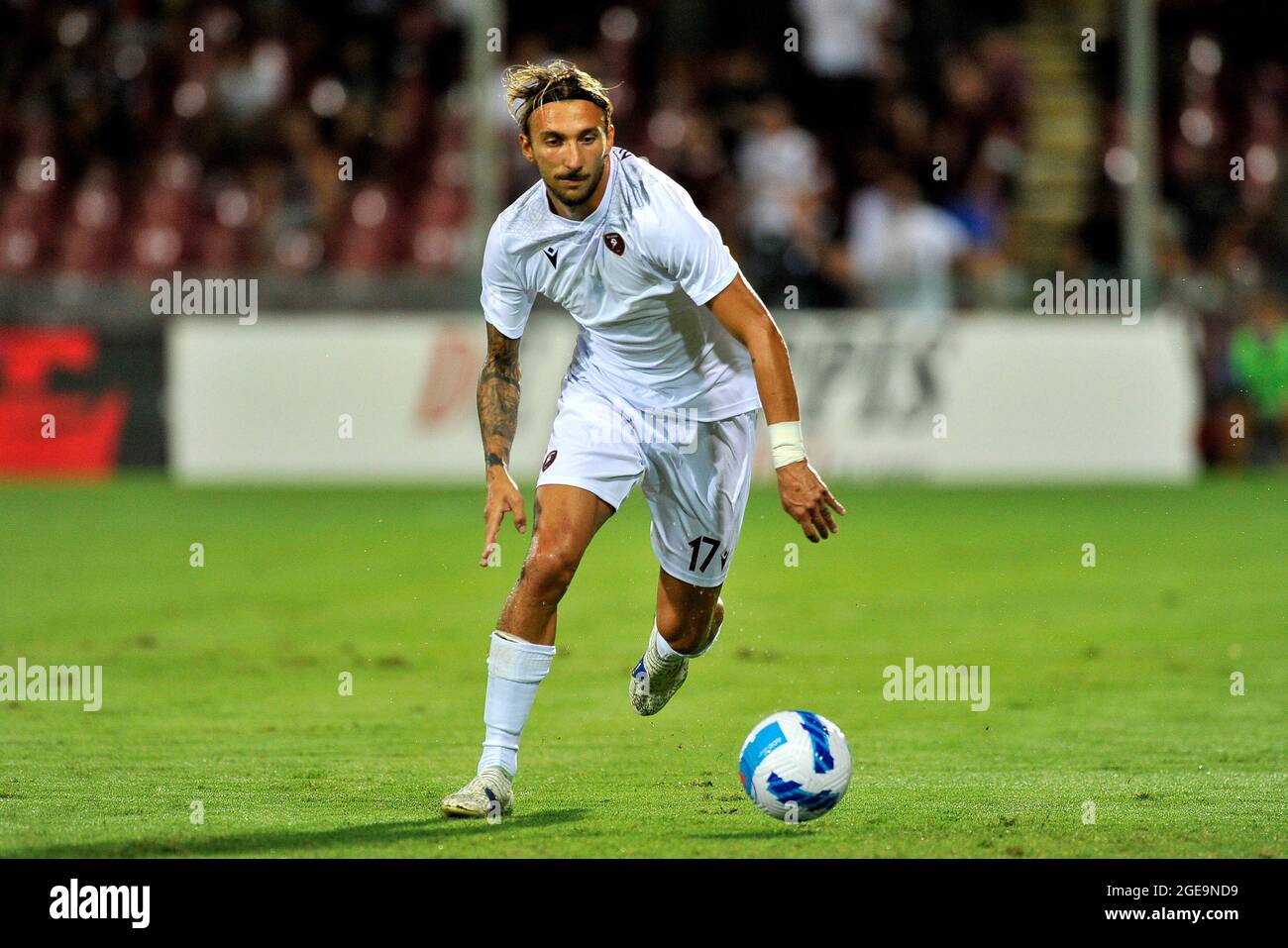 Gianluca di Chiara giocatore di Reggina, durante la partita di Coppa Italia tra Salernitana e Reggina risultato finale 2-0, partita disputata allo stadio Arechi Foto Stock