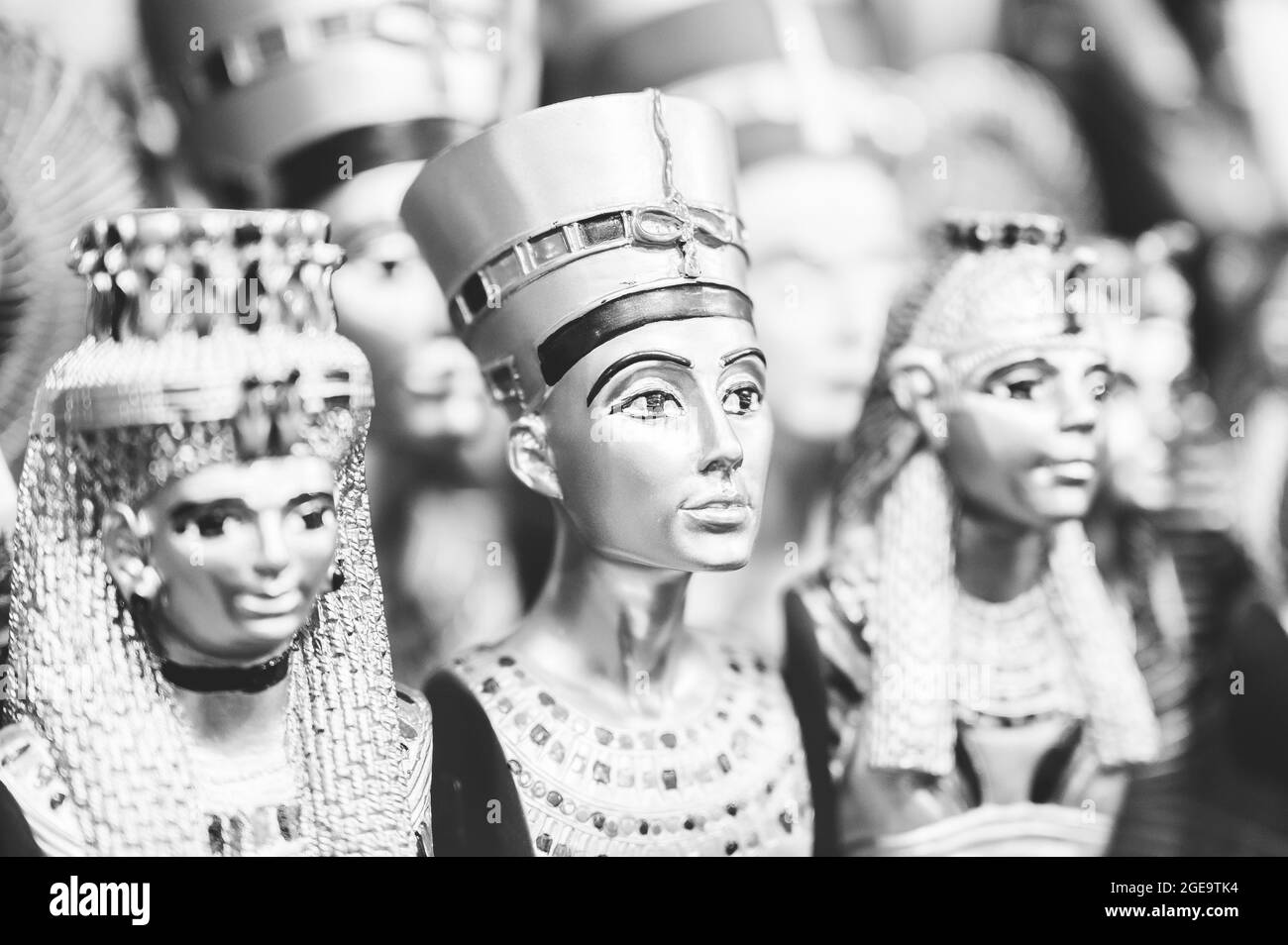 CAIRO, EGITTO - 06 giugno 2021: La famosa cultura del mercato egiziano con souvenir luoghi turistici Foto Stock